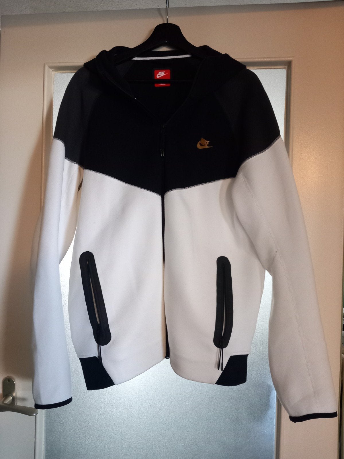Nike Tech Fleece Vest Zwart/Wit Maat L, Maat 52/54 (L), Meerkleurig, Nike, Ophalen of Verzenden