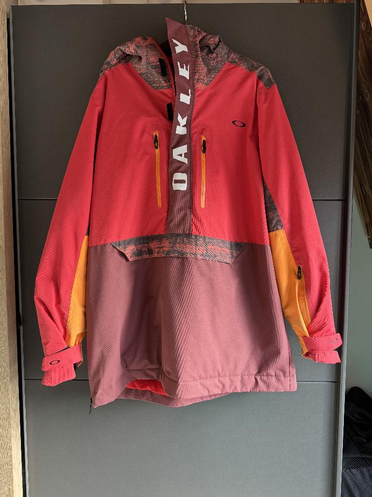 Oakley snowboard jas, Sport en Fitness, Snowboarden, Ophalen of Verzenden, Zo goed als nieuw, Kleding