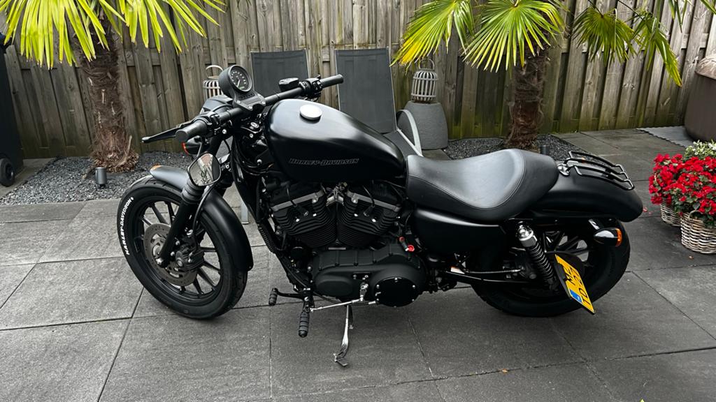 Harley-Davidson Sportster Iron 883 - Zwart, Weinig KM, Motoren, Motoren | Harley-Davidson, 2 cilinders, Chopper, Gebruikt, Particulier