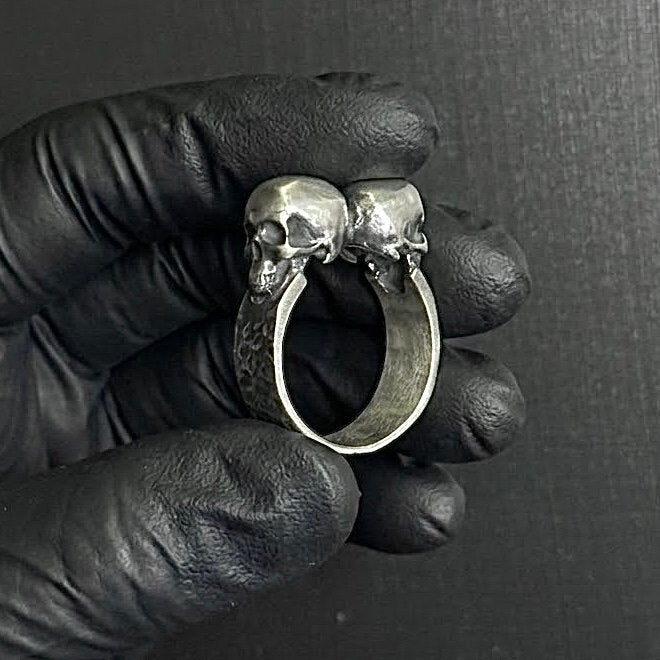 Schedel skull biker ring, Sieraden, Tassen en Uiterlijk, Ringen, 20 of groter, Ophalen of Verzenden, Zo goed als nieuw, Dame of Heer