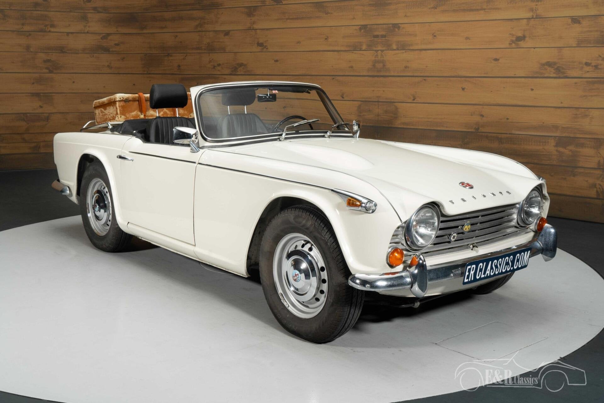 Triumph TR4A IRS Cabriolet | 1966, Auto's, Achterwielaandrijving, Zwart, Cabriolet, Triumph