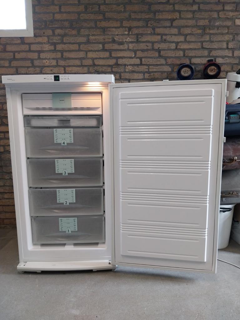Liebherr No Frost Vrieskast A+ 172L - Z.G.A.N., 120 tot 140 cm, Zo goed als nieuw, Energieklasse A of zuiniger, Ophalen