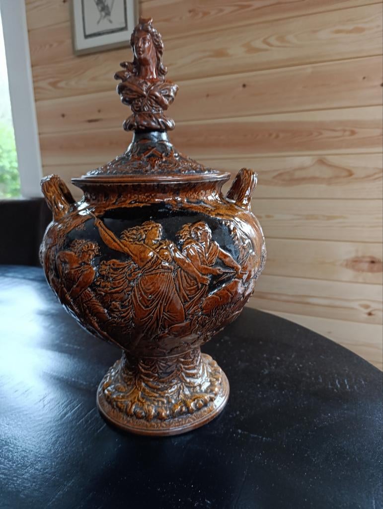 Antieke aardewerken rumtopf met deksel en reliëfdecoratie, Ophalen of Verzenden