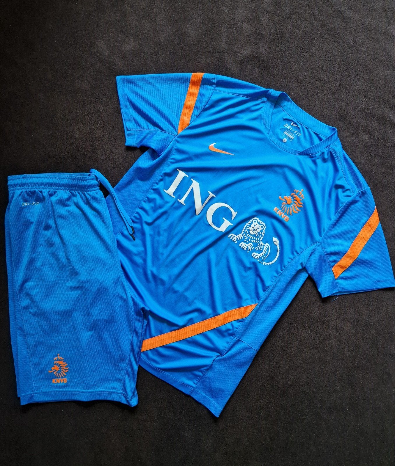 Nederlands elftal KNVB broekje + trainingsshirt tenue 2012 L, Maat 52/54 (L), Blauw, Nike, Ophalen of Verzenden