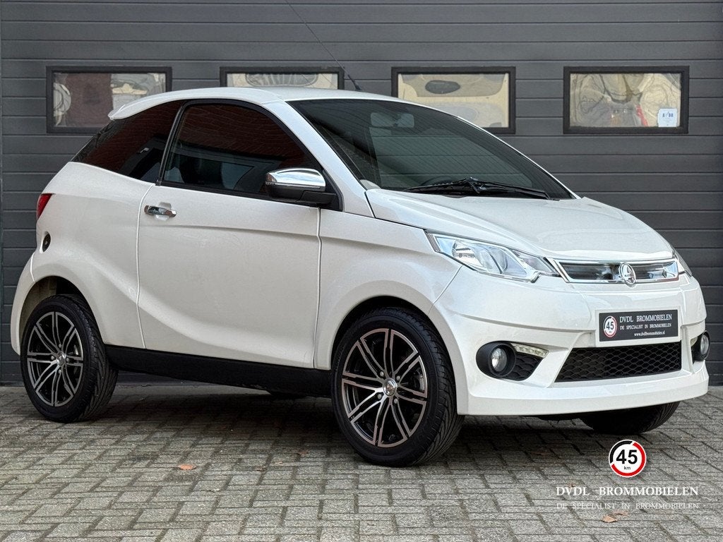 Aixam Coupé Premium Brommobiel 45km 2017 30dkm NIEUWSTAAT!, Overige merken, Gebruikt, DVDL Brommobielen, Staarten 32
5281PL  Boxtel, NL