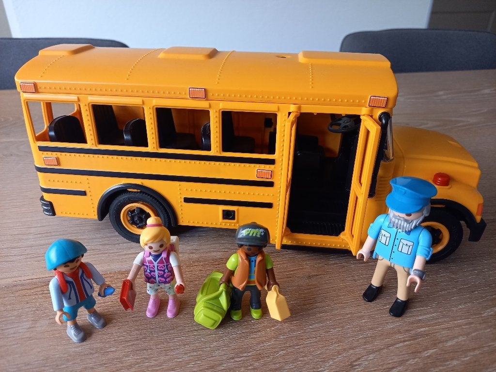 Playmobil Schoolbus met verlichting - 70983 COMPLEET, Complete set, Voertuig, Ophalen of Verzenden, Zo goed als nieuw
