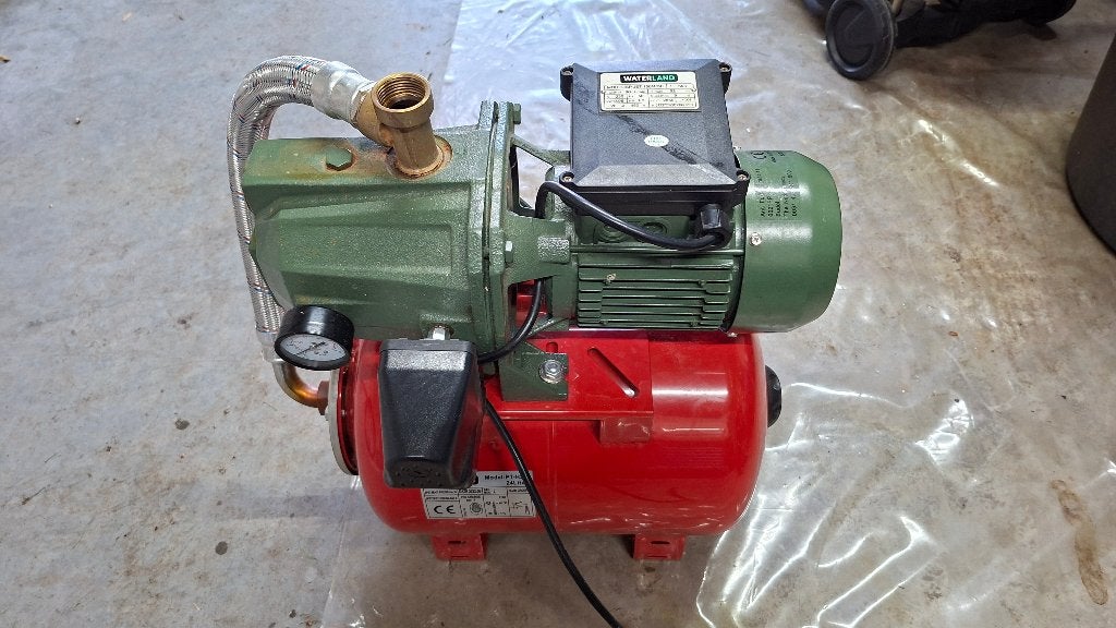 hydrofoor pomp, Tuin en Terras, Ophalen, Zo goed als nieuw, Elektrisch, Hydrofoorpomp