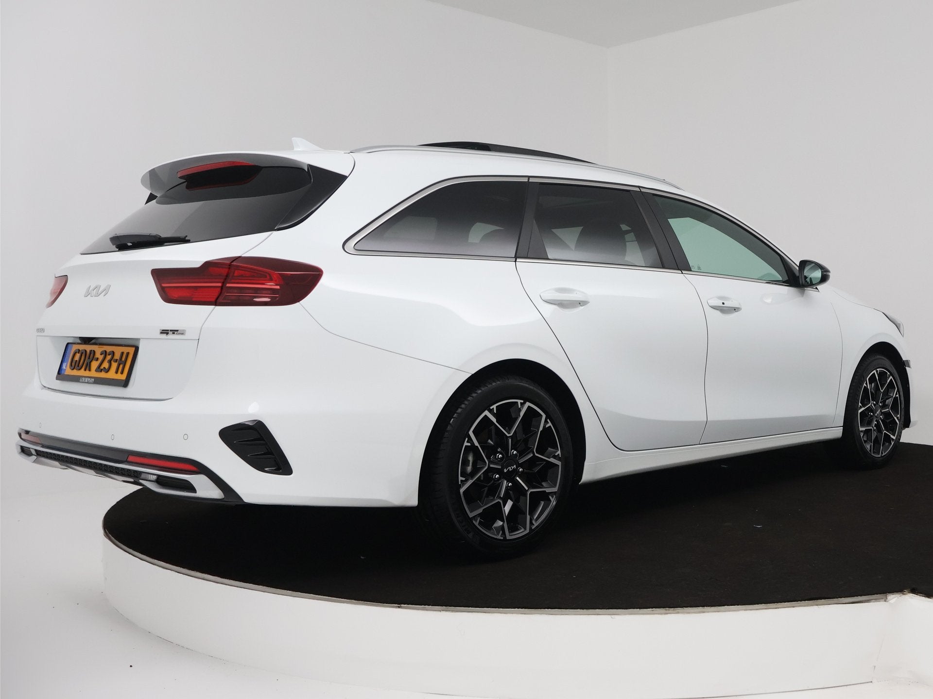 Kia Ceed Sportswagon 1.0 T-GDi GT-Line Panoramadak | Adaptiv, Voorwielaandrijving, 12 maanden, Gebruikt, Wit