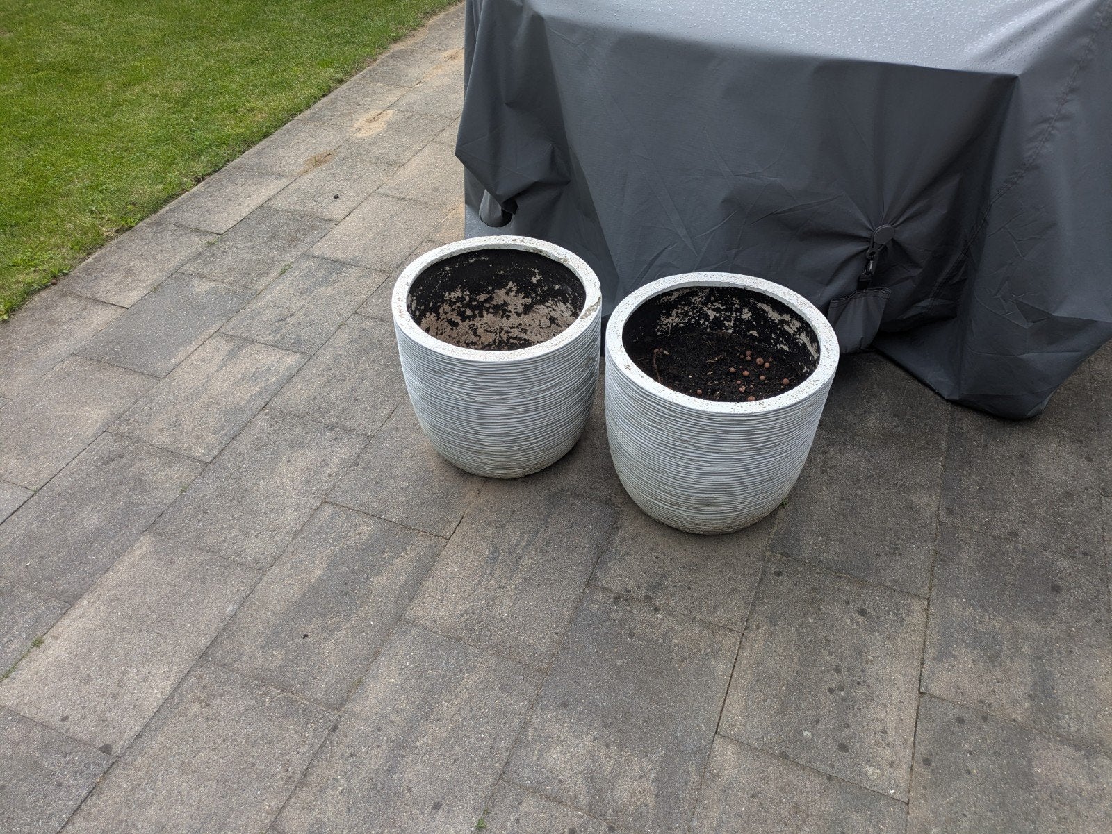 Gebruikte bloempotten, beschadigd aan de onderkant, Ophalen, Gebruikt, Minder dan 40 cm, Balkon