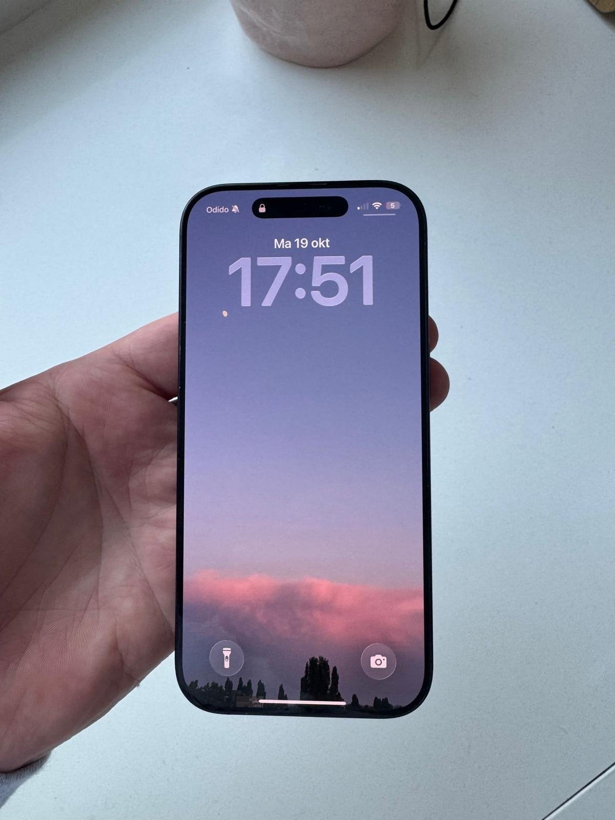 iPhone 16 Pro 128GB Zwart - Zo goed als nieuw, Telecommunicatie, 128 GB, Zwart, Zo goed als nieuw, 87 %