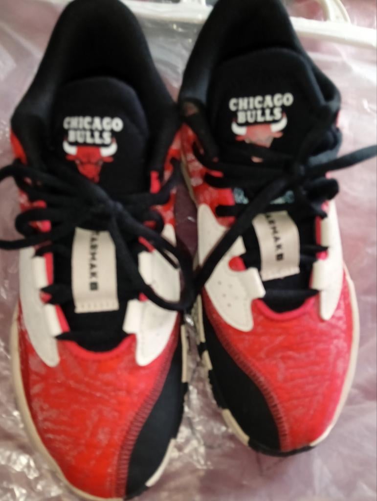 Rode Chicago Bulls sneakers maat 35, Ophalen of Verzenden, Schoenen
