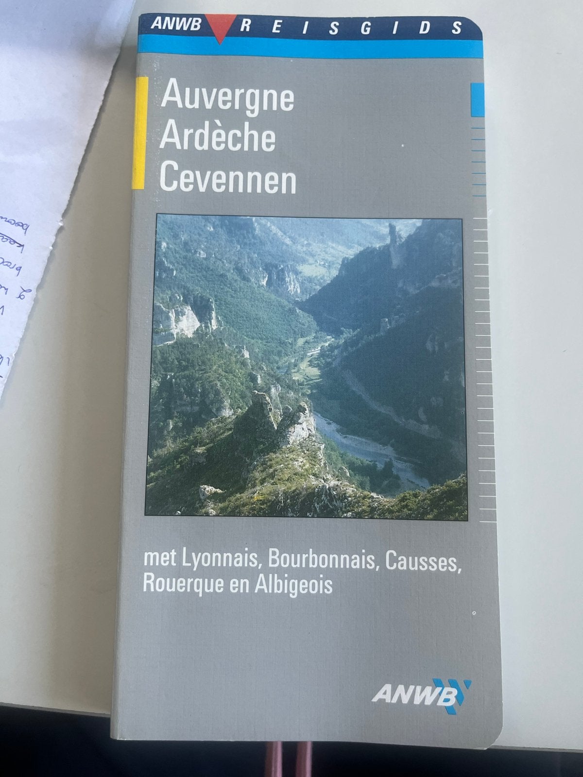 ANWB Reisgids Auvergne Ardèche Cevennen, Europa, Ophalen of Verzenden, Zo goed als nieuw, Reisgids of -boek