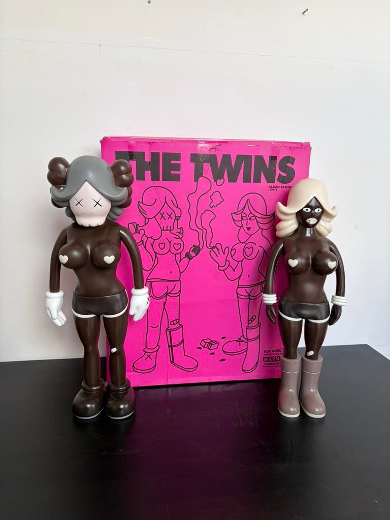 Kaws “The Twin” set, Ophalen of Verzenden, Zo goed als nieuw