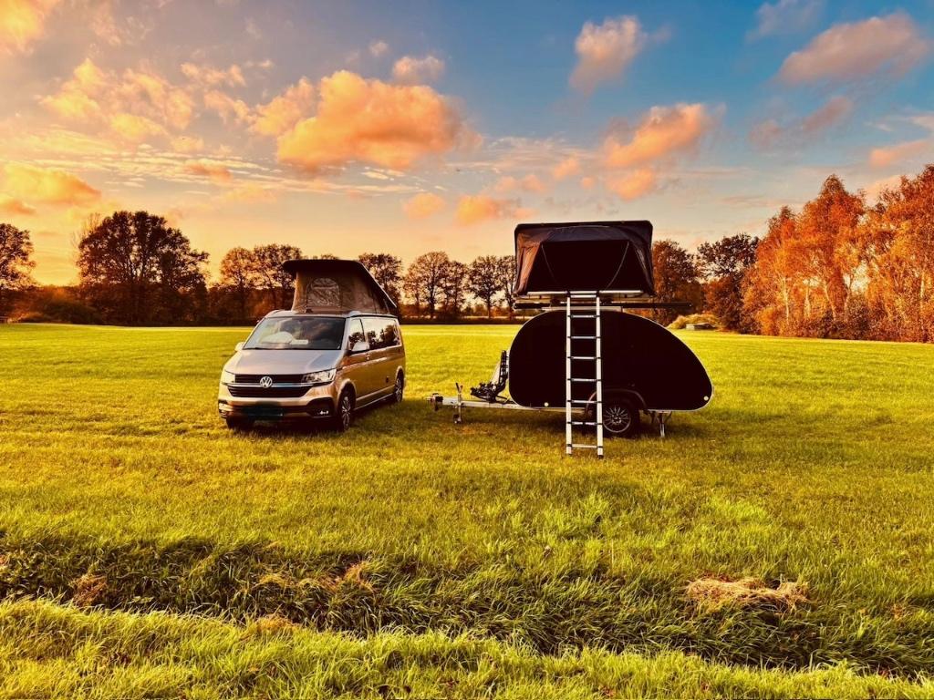 Miniatouring M22 Roadtrip + IKamper Skycamp 3.0, Caravans en Kamperen, Ophalen, Zo goed als nieuw, Tot en met 6