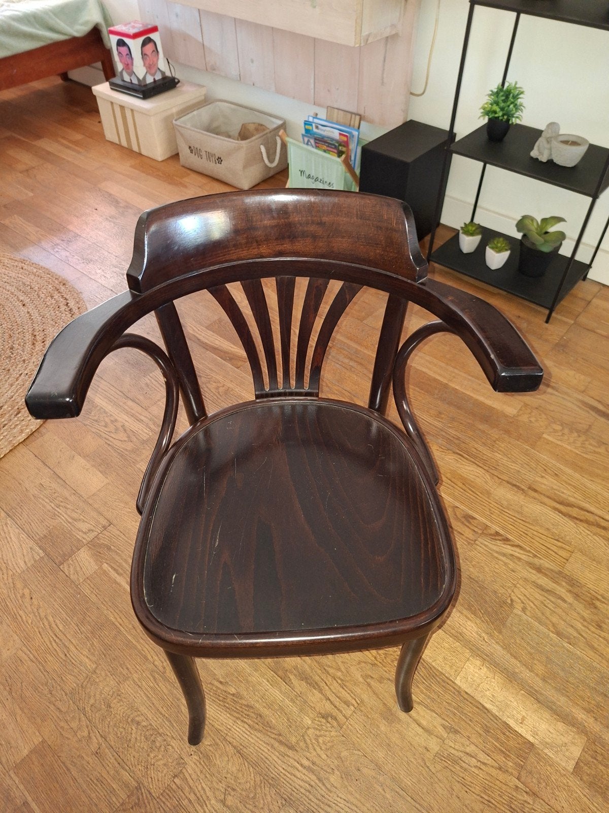Café stoelen, Ophalen