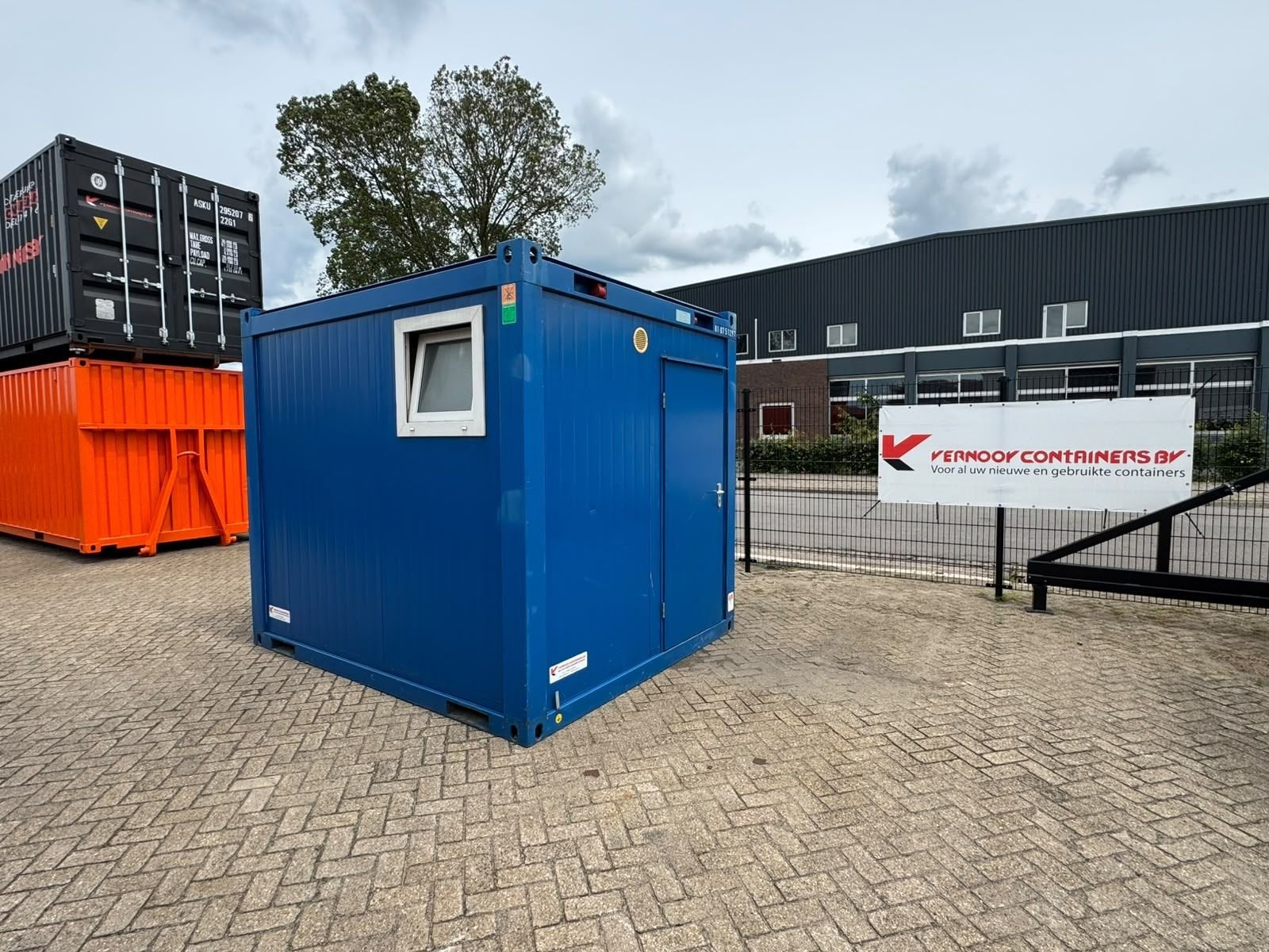VERNOOY SANITAIR UNIT 751297, Zakelijke goederen, Machines en Bouw | Keten en Containers, Dave Vernooij, Dave@vernooy.nl, Kellensedwarsweg 9
4004 JC  Tiel, NL
