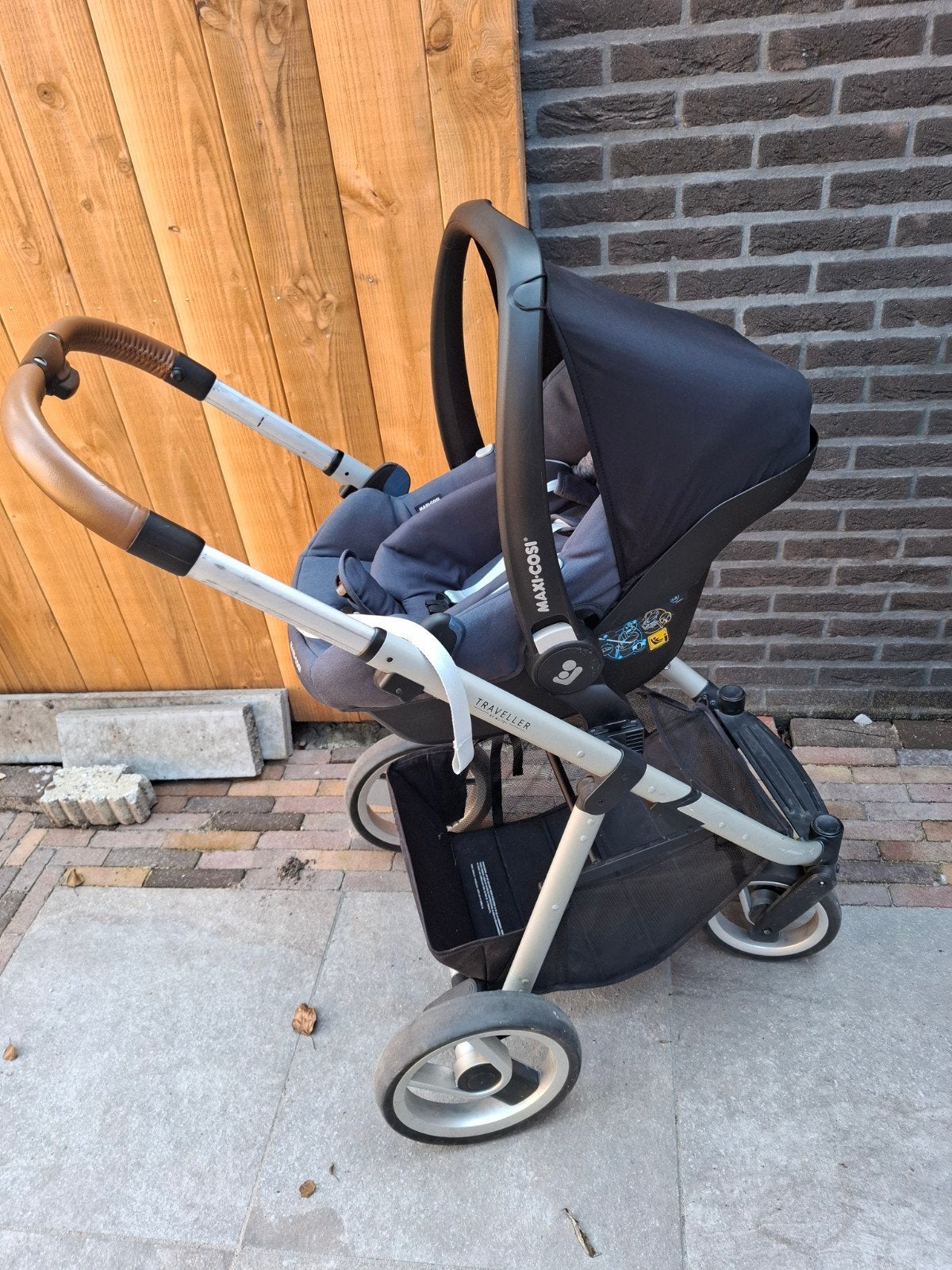 Foto 10 van Mutsy Traveller Combiwagen met Maxi-Cosi Rock Antraciet