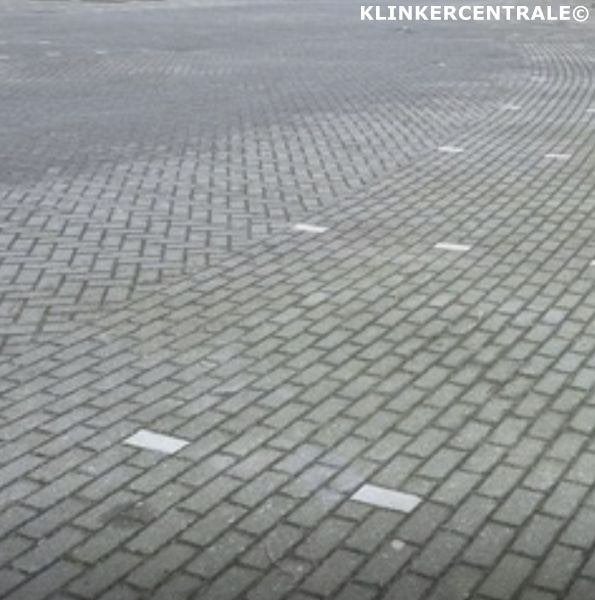 2.500m2 antraciet zwart betonklinkers bkk bss op/inrit, Bij dit gebruikte product niet meer te achterhalen., Gebruikt, Verzenden