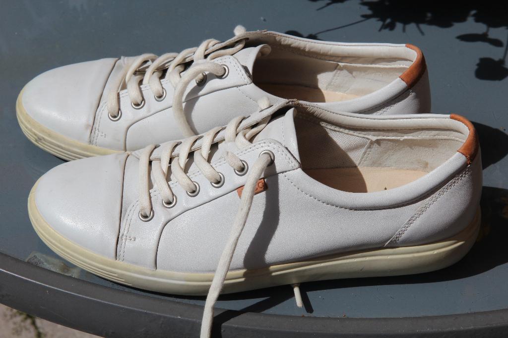 ecco's maat 42, Kleding | Dames, Schoenen, Ecco, Wit, Ophalen of Verzenden, Sneakers of Gympen