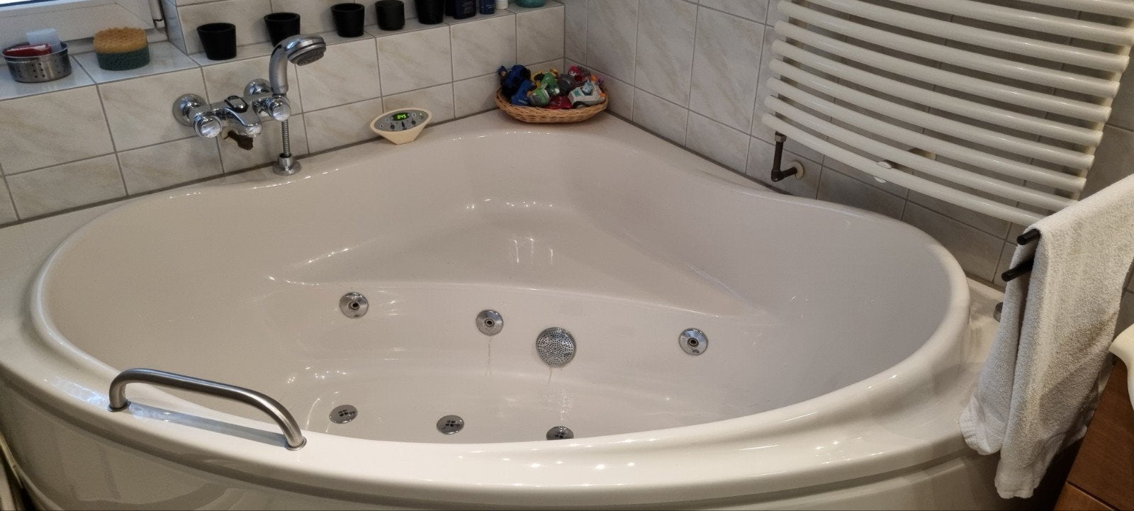 Hoekbad met Jacuzzi Functie en Bedieningspaneel, Ophalen, Gebruikt, Chroom, Bad
