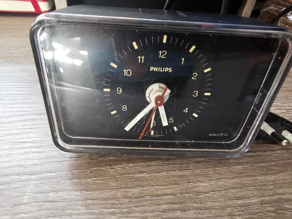 Retro Philips wekkerradio - Werkt niet naar behoren, Witgoed en Apparatuur, Wekkers, Niet werkend, Analoog, Ophalen of Verzenden