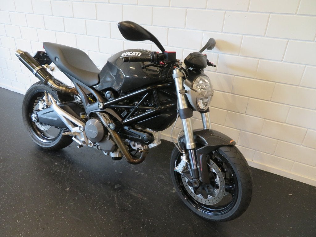 Ducati MONSTER 696 CARBON VERSIE PERFECT! (bj 2009), Motoren, Bedrijf, 696 cc, Naked bike