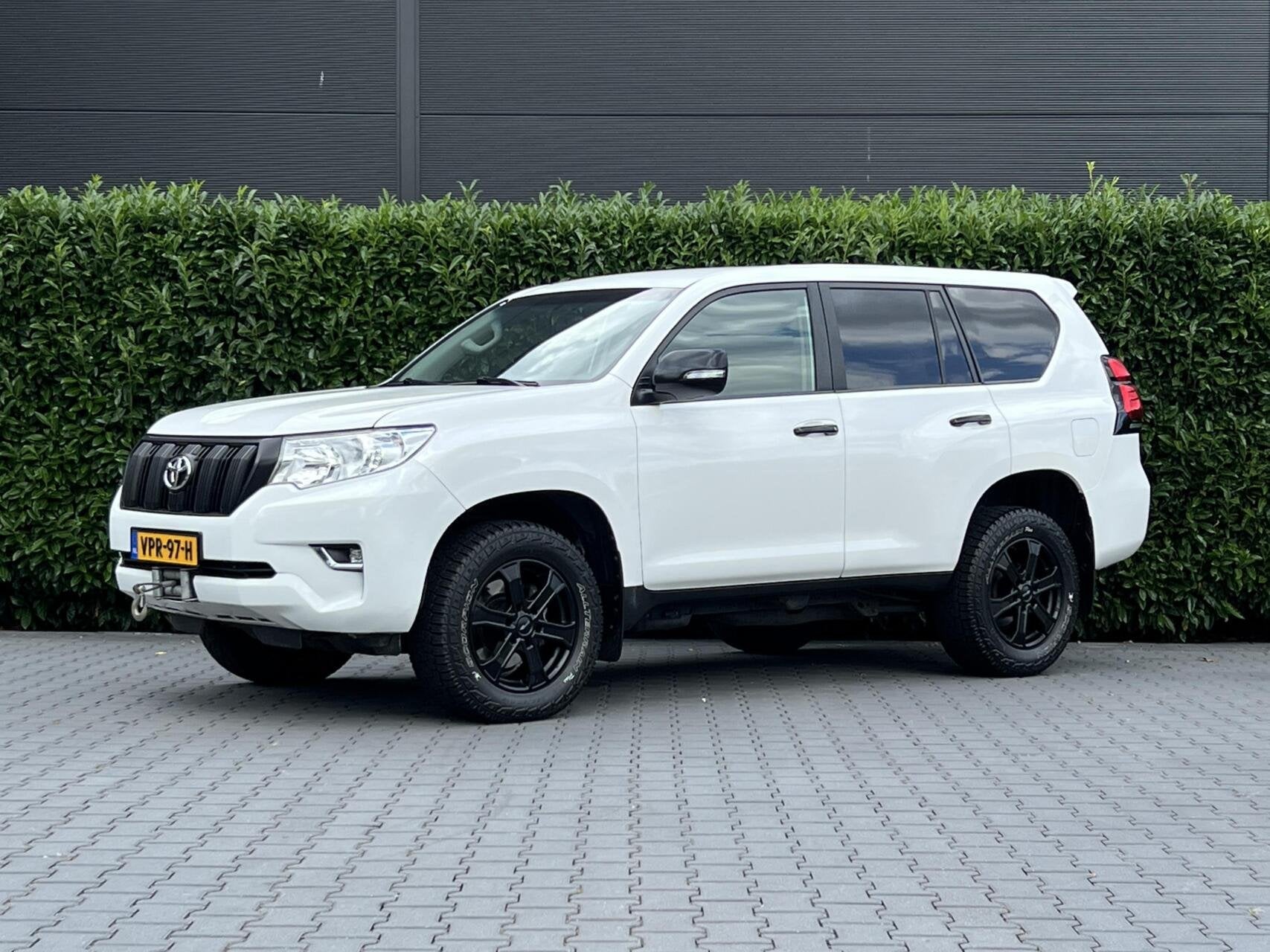 Toyota Land Cruiser 2.8 D-4D-F Comfort High Roof Window Van, Auto's, Bestelauto's, Gebruikt, Euro 6, 4 cilinders, 3000 kg