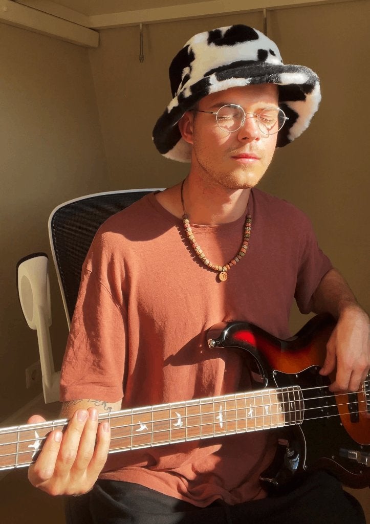 Basgitaar lessen/Bass lessons Den Haag, Komt aan huis, Elektrische instrumenten