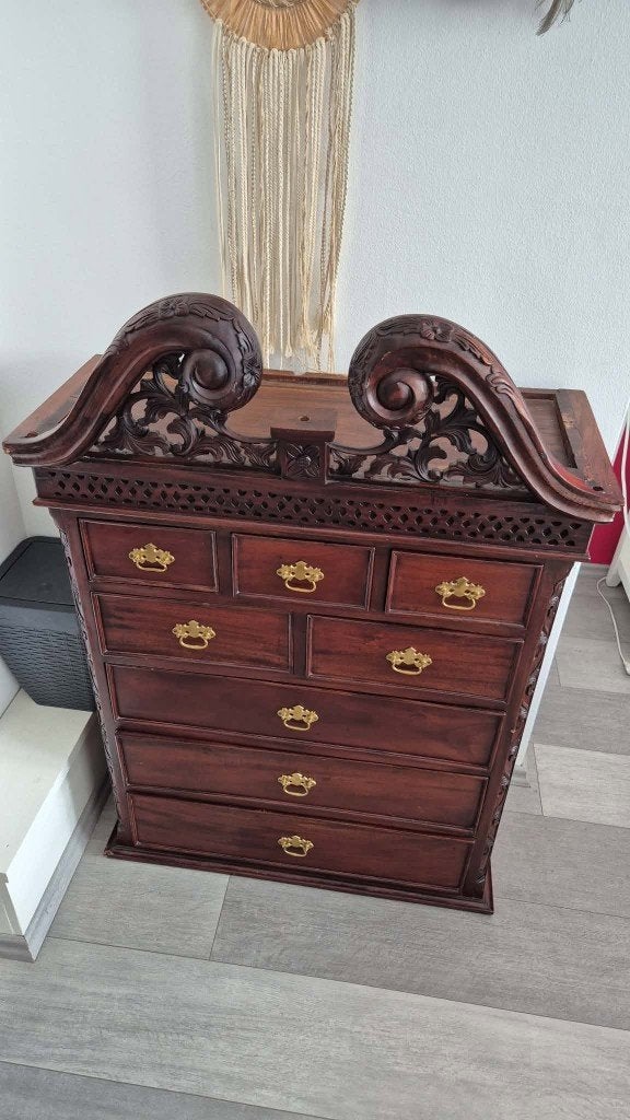 Victoriaanse of Chippendale Revival ladekastje nu 30 euro, Antiek en Kunst, Antiek | Meubels | Stoelen en Banken, Ophalen