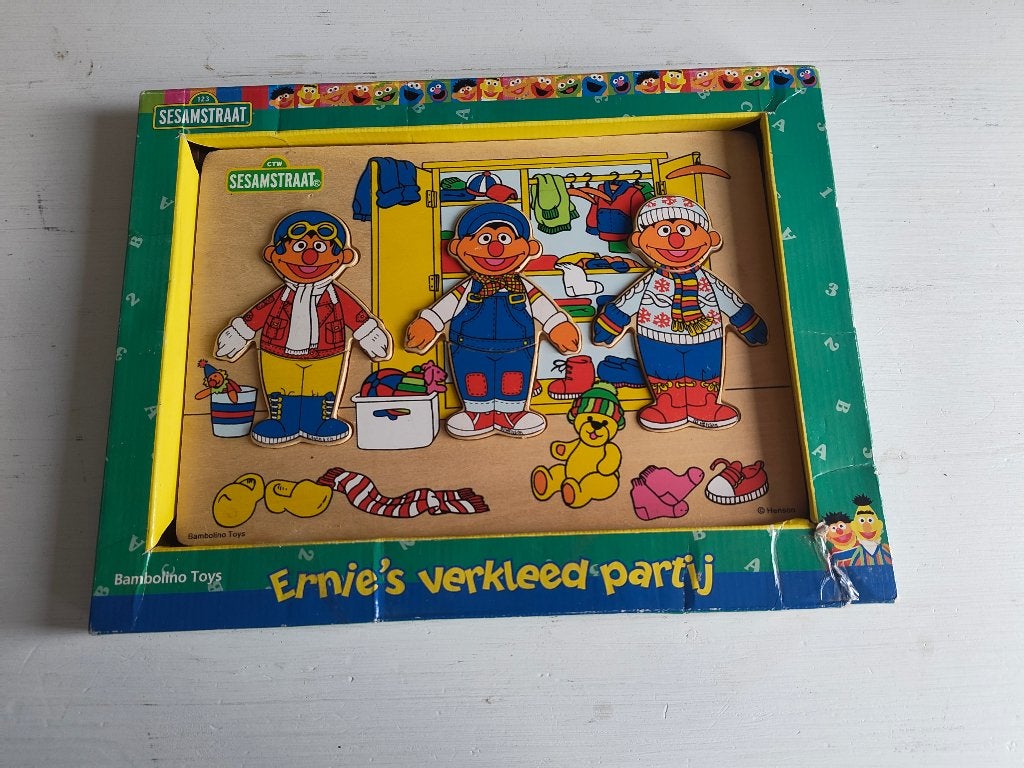 Sesamstraat Ernie's verkleedpartij houten puzzel e, Ophalen of Verzenden, 10 tot 50 stukjes, Gebruikt