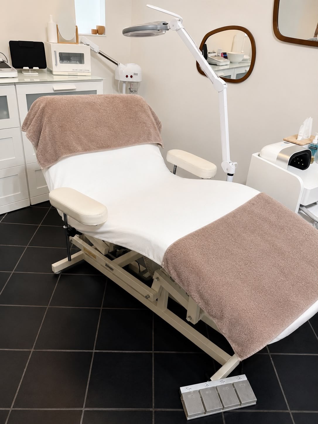 Behandelstoel voor o.a. schoonheidssalon, Diensten en Vakmensen, Overige