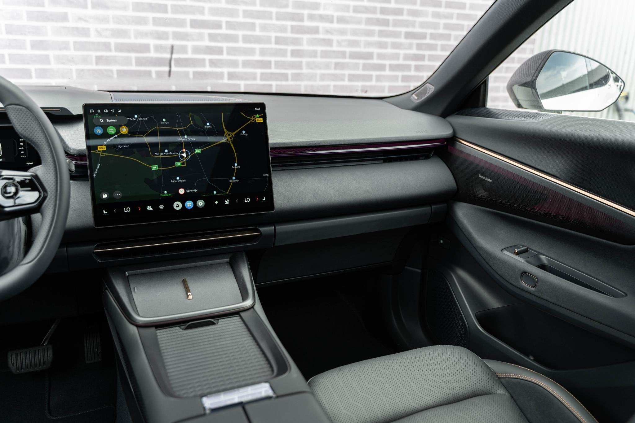 Lynk & Co 08 1.5 More | Adaptive Cruise Control | Stoelmassa, 12 maanden, Wit, Plug-in hybride, Nieuw