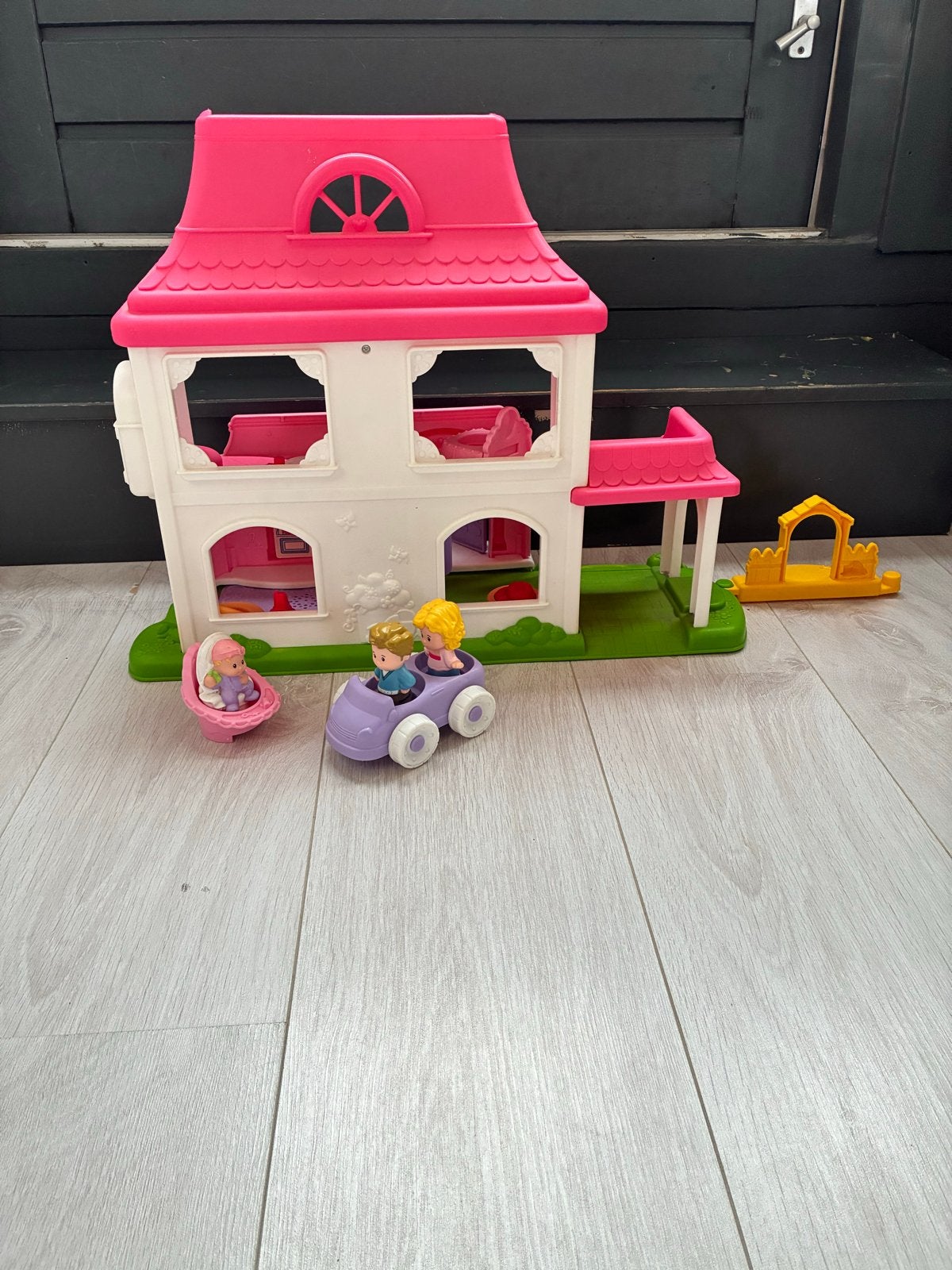 Fisher-Price Little People Speelhuis met auto en poppetjes, Ophalen, Gebruikt, Speelset, Met geluid