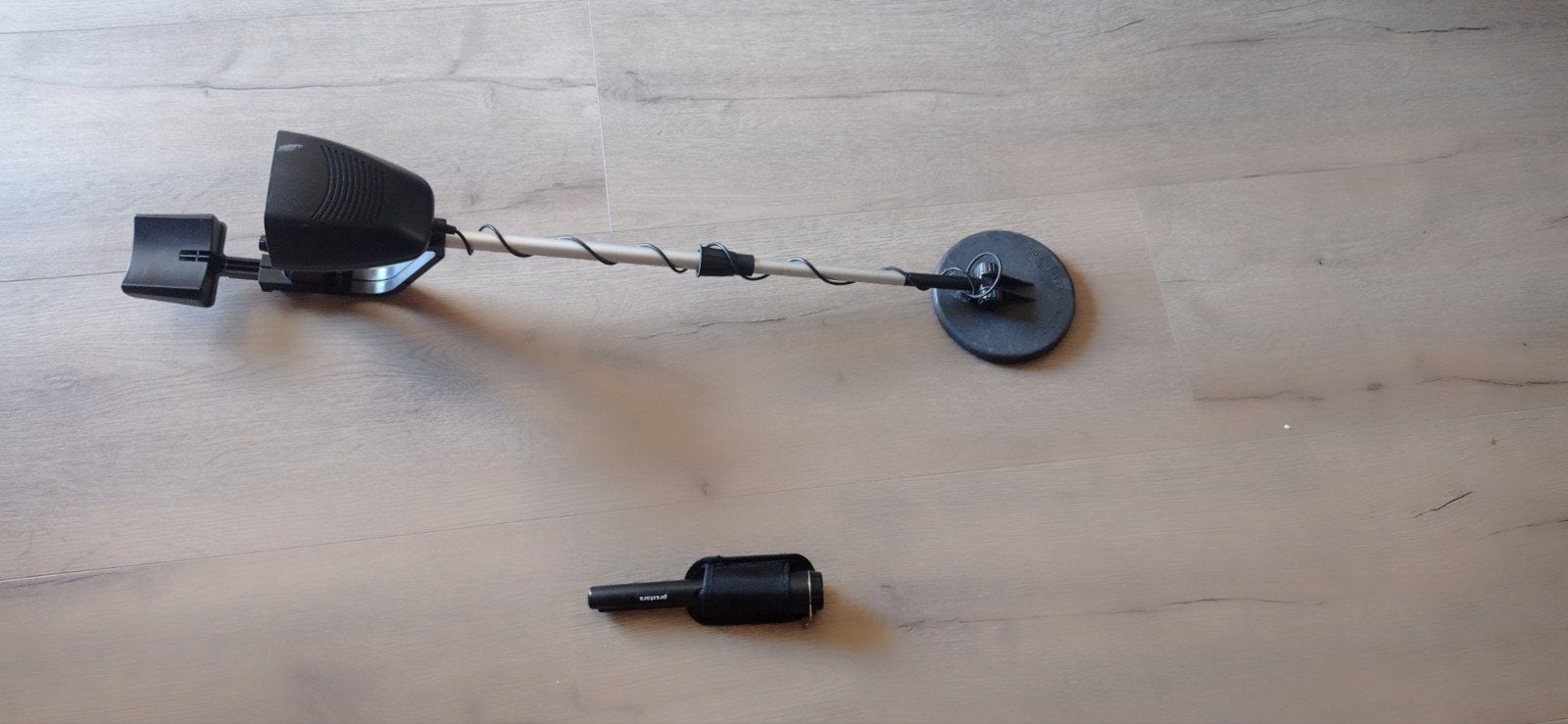 hand metaal detector en pijl metaal detection goeie staat