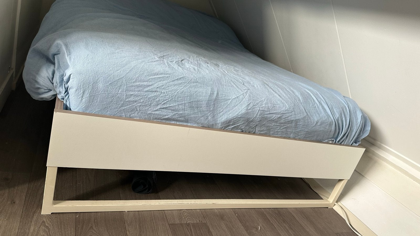 IKEA Bedframe TRYSIL met nieuw IKEA Matras HÖVÅG, Huis en Inrichting, Ophalen, Wit, Tweepersoons, 140 cm