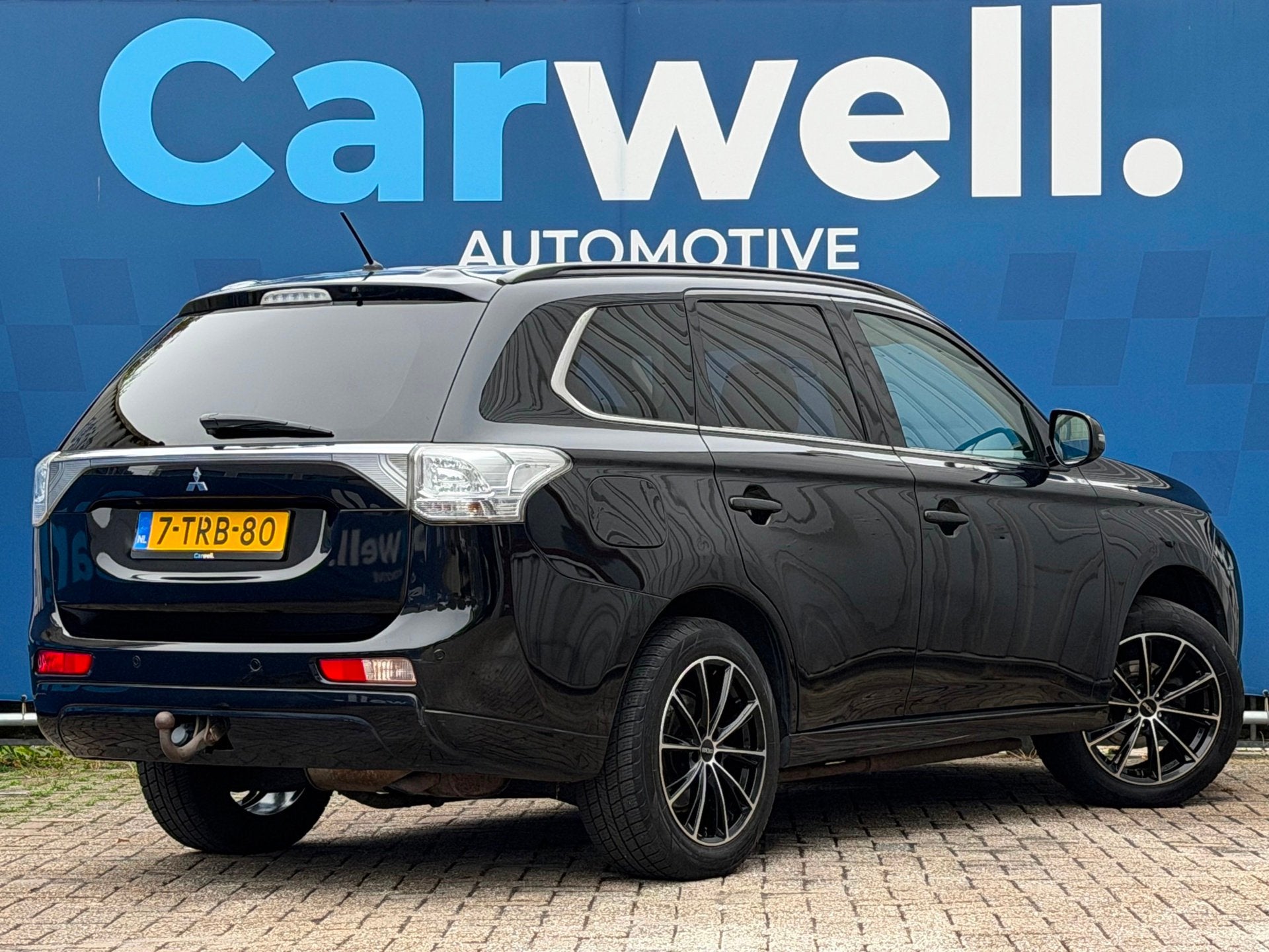 Mitsubishi Outlander 2.0 PHEV Instyle|Trekhaak|StoelVW|Leder, Auto's, Zwart, 4 cilinders, Vierwielaandrijving, Hybride Elektrisch/Benzine
