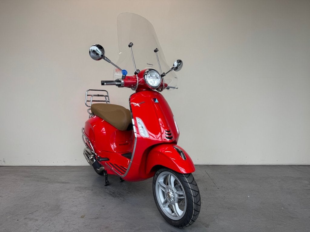 Vespa Primavera Dragon Rosso (glans rood) NIEUW 0 KM, Fietsen en Brommers, Niet ingevuld, Maximaal 45 km/u, Niet ingevuld, Nieuw
