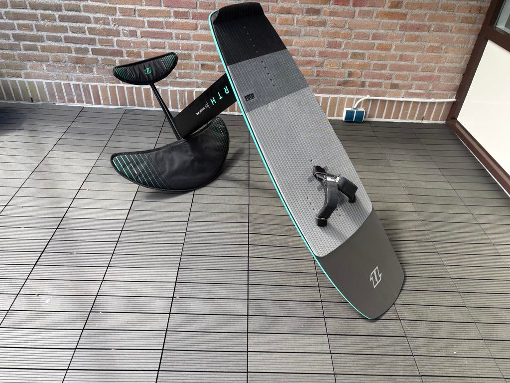 Complete North foilset met Sense board en Sonar mast en foil, Watersport en Boten, Kitesurfen, Foil, Ophalen, Zo goed als nieuw