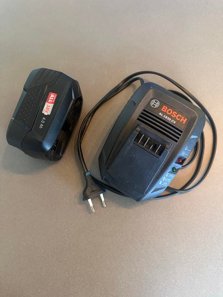 Bosch 18V 4.0Ah Accu met Oplader AL 1830 CV, Ophalen, Gebruikt