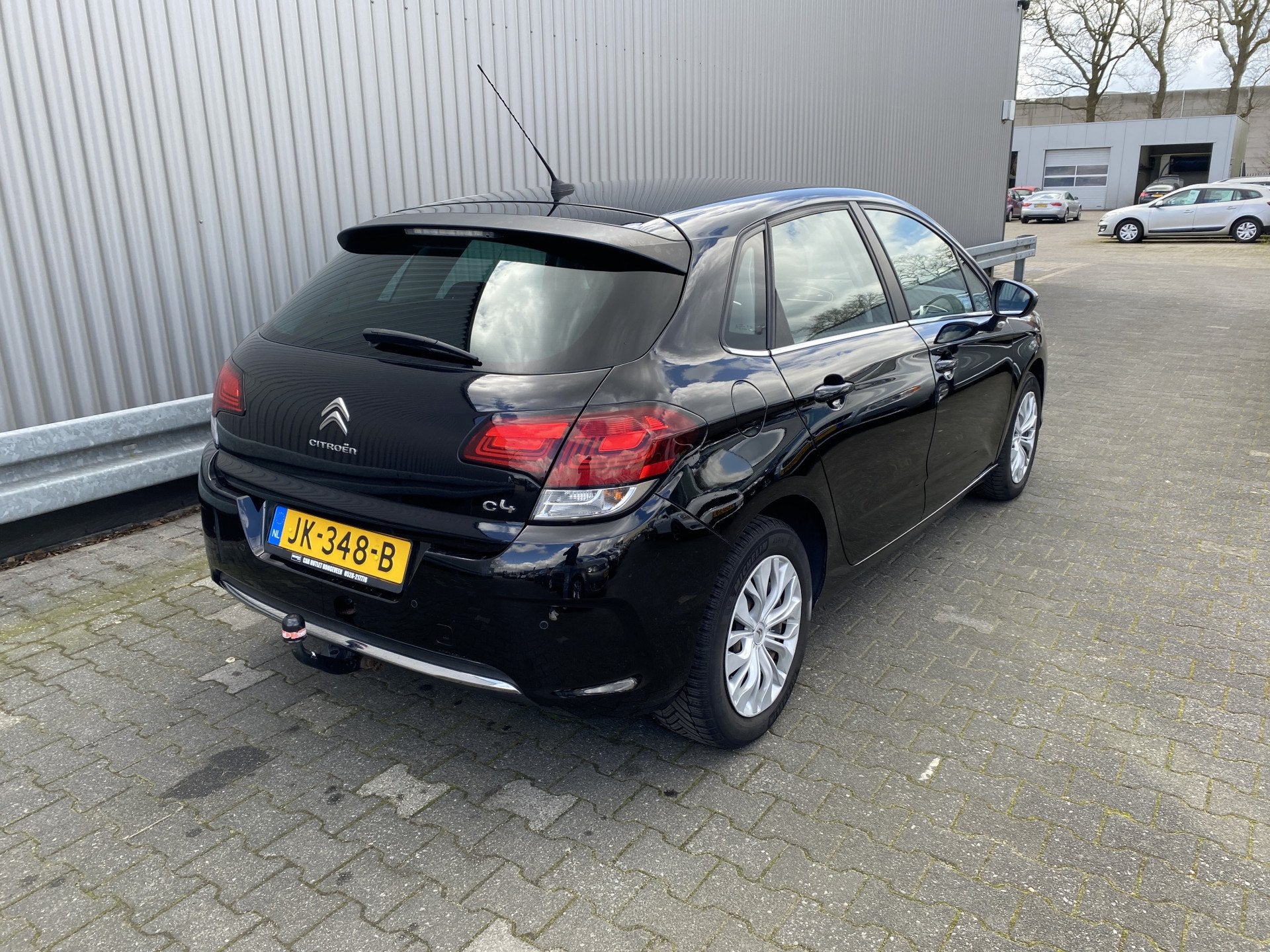 Citroën C4 1.2 PureTech Shine Clima, Stoelvw, CC, Navi, PDC, Auto's, Euro 6, 1199 cc, Zwart, Bedrijf