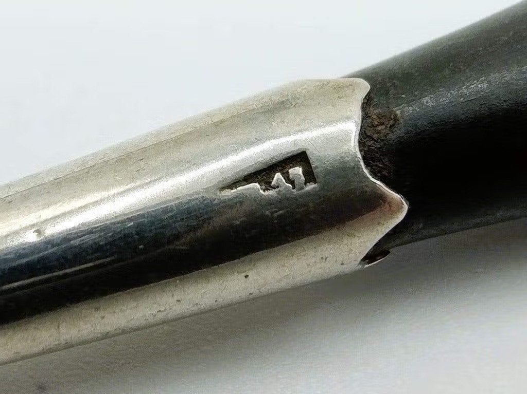 Ebbenhouten breipenhouder met zilveren beslag, 19e eeuws, Verzenden, Zilver