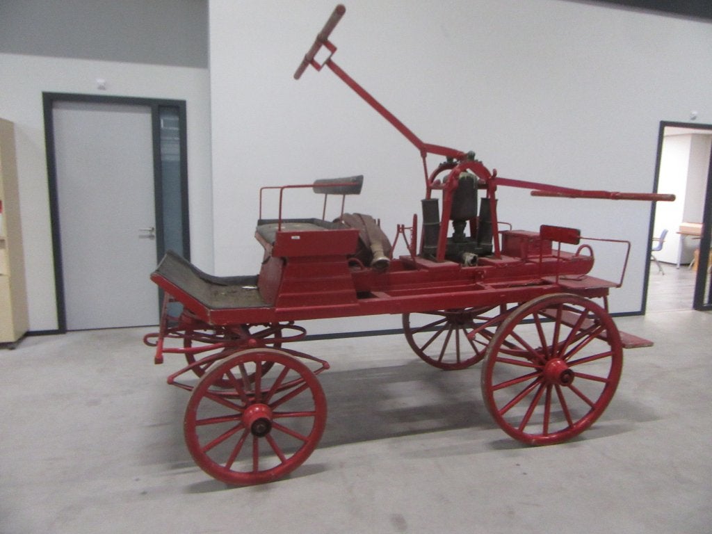 Antieke brandweerspuit. Rijtuig. Pompwagen., Niet ingevuld, Gebruikt, Overige typen, Niet ingevuld