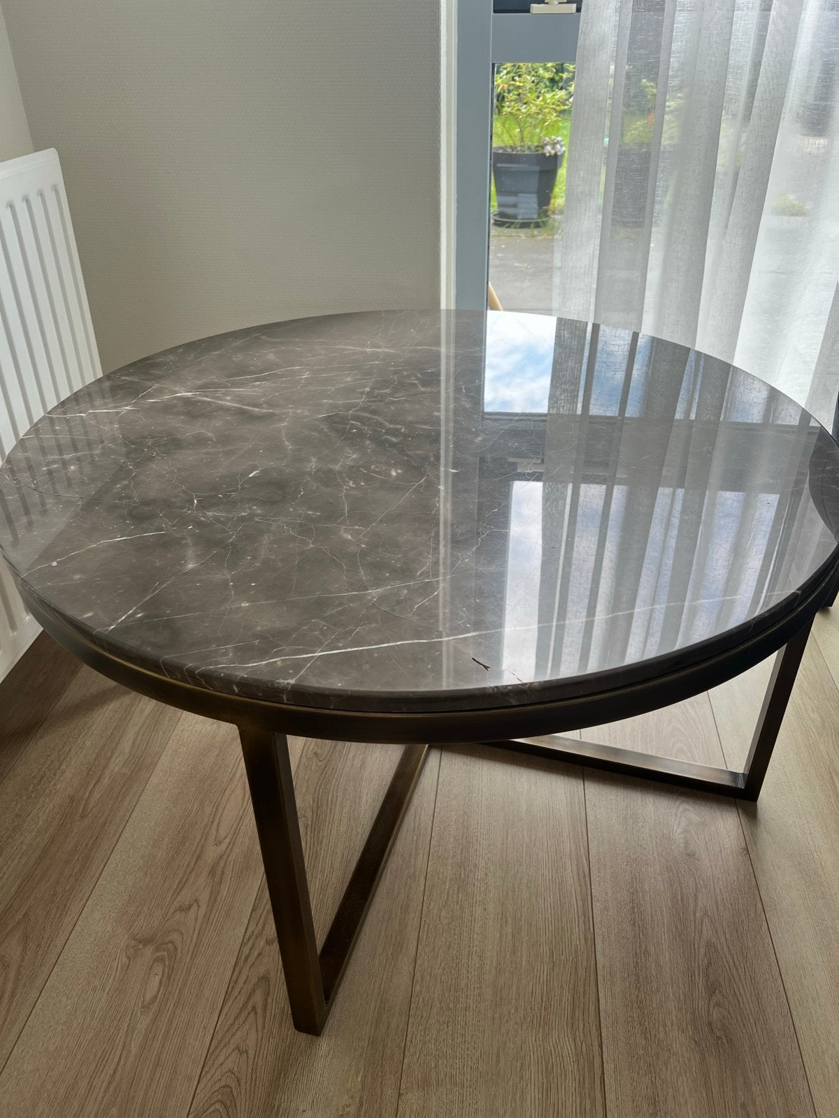 Ronde marmeren salontafel met metalen frame, Ophalen, Gebruikt, Rond, 50 tot 100 cm