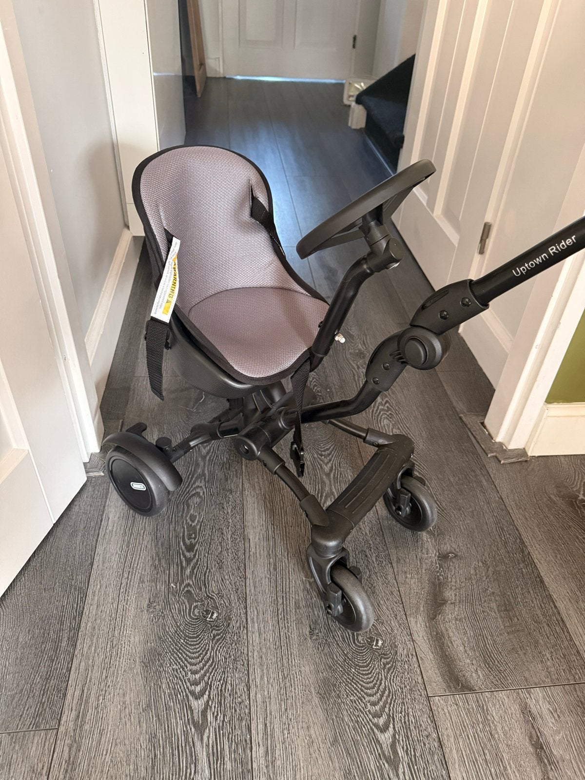 Uptown Rider meerijdplanlje met zitje en stuur, Kinderen en Baby's, Buggy's, Zo goed als nieuw, Overige merken, Ophalen