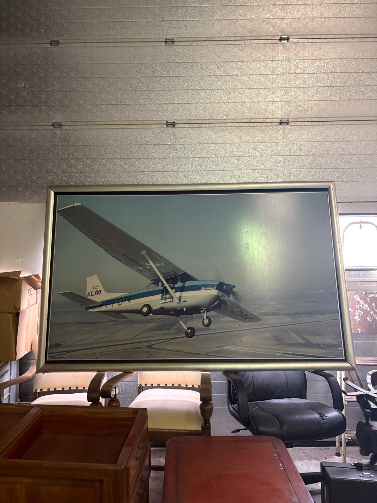 Groot KLM Schilderij op Aluminium Plaat - Vliegtuig, Realistisch, Print, Overige onderwerpen, Ingelijst
