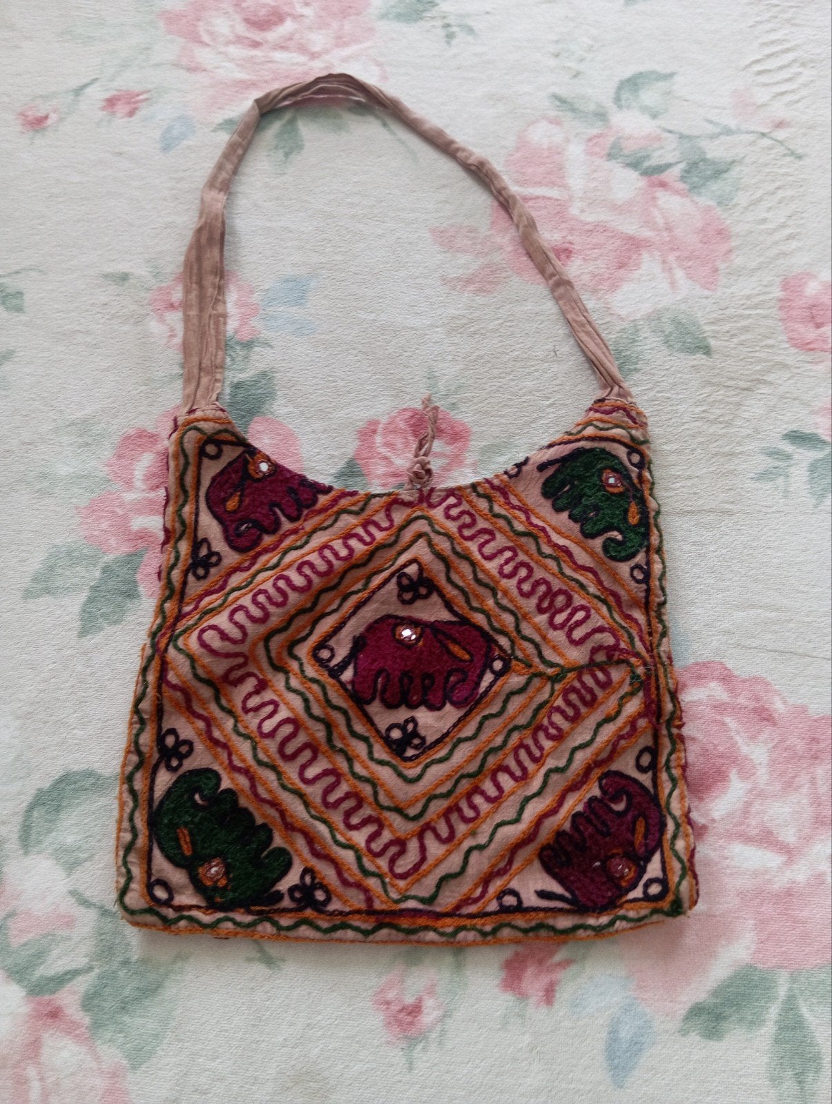 Woman bag with ethnic details, Sieraden, Tassen en Uiterlijk, Tassen | Damestassen, Ophalen