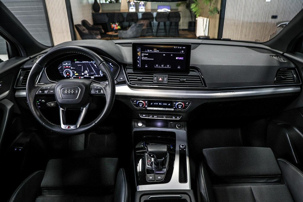 Audi Q5 Sportback 50 TFSI e S-Line|Pano|HUD|Trekhaak|Matrix, Automaat, Zwart, 4 cilinders, Leder en Stof