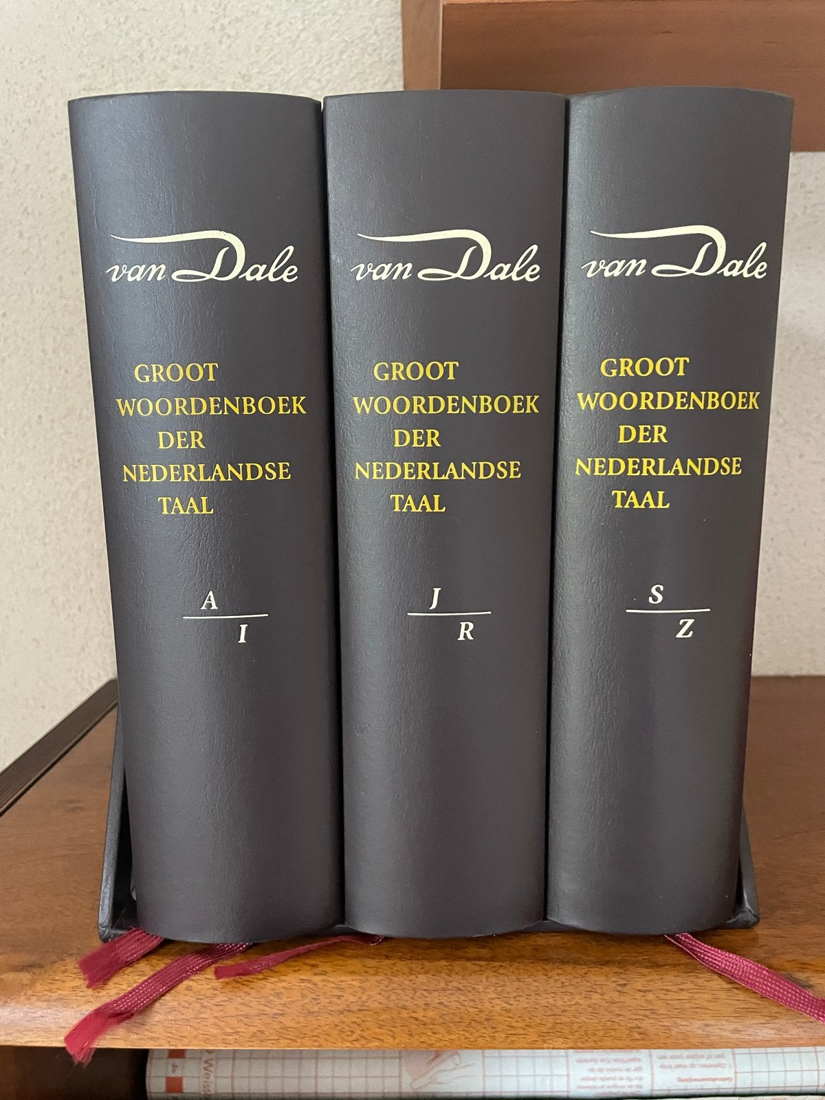 Van Dale Groot Woordenboek der Nederlandse Taal (3 delen), Boeken, Ophalen of Verzenden, Zo goed als nieuw, Van Dale, Nederlands