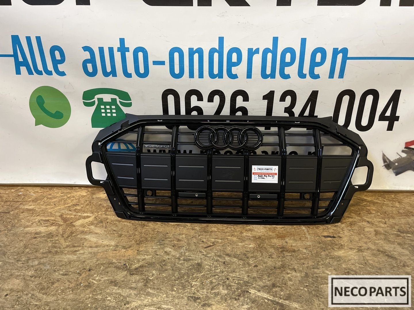AUDI A4 8W B9 S-LINE GRILL GRILLEN ORIGINEEL, Gebruikt, -, -, Achter