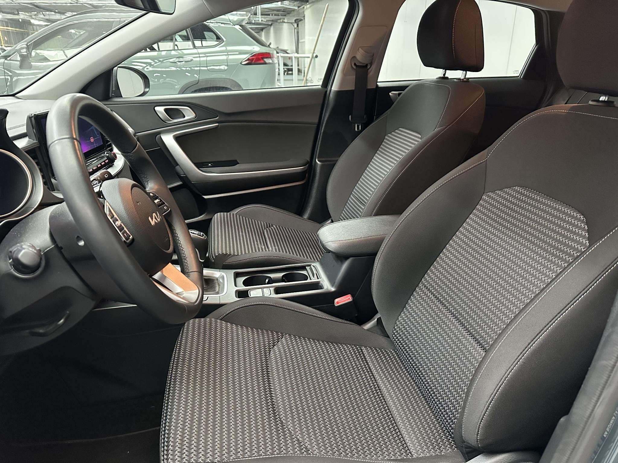 Kia Ceed 1.5 T-GDi DynamicLine, Auto's, Stof, Gebruikt, Euro 6, 4 cilinders